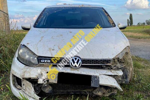 Volkswagen Golf GTD incidentata